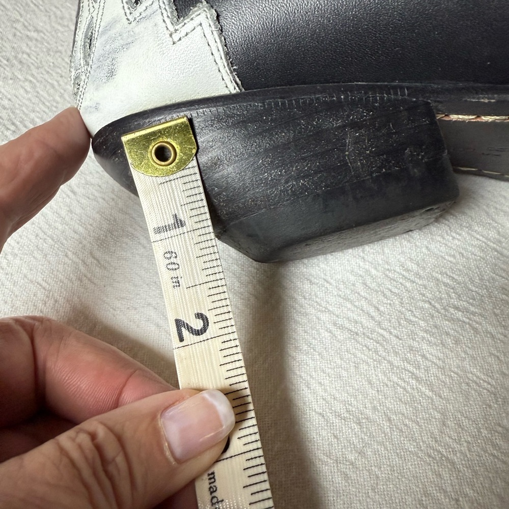 Guess Black & White Western Ankle Booties: 90s Leather Cutout Size 81/2B Cowgirl - Picture 6 of 8